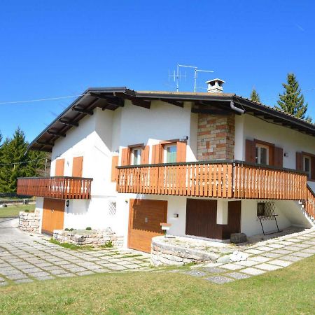 Graziosa Bifamiliare Ad Asiago Con Giardino Privato Kültér fotó